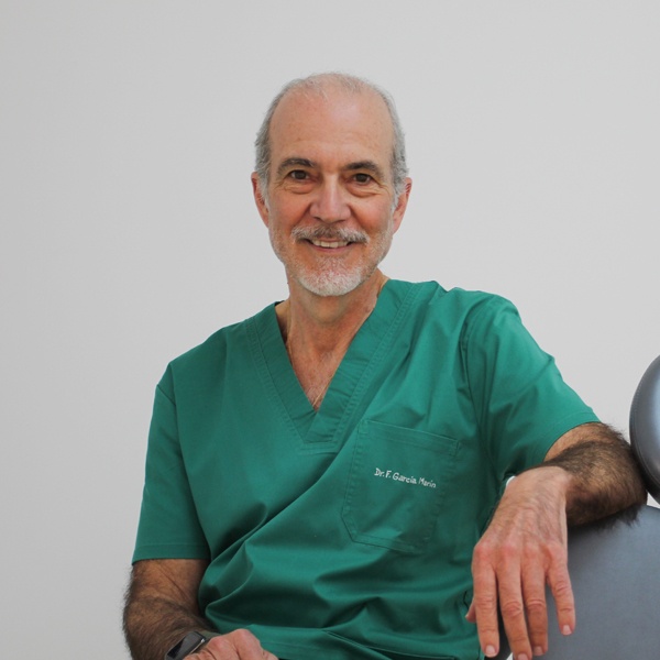 Doctor Fernando García Marín | Especialista en cirugía maxilofacial de Clínica Dental Tous