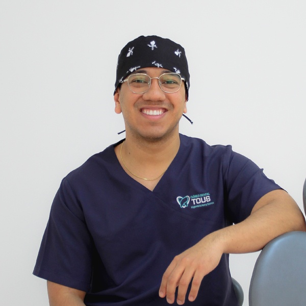 Henry Barros | Higienista Dental y auxiliar dental, de Clínica Dental Tous